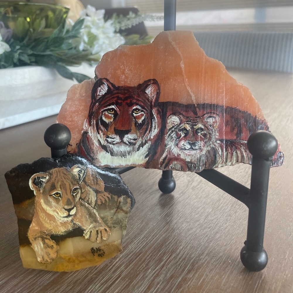 Vintage Small Hand Painted Tigers on Quartz Stone